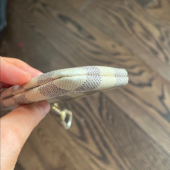 Authentic Louis Vuitton key pouch - Picture 16 of 16